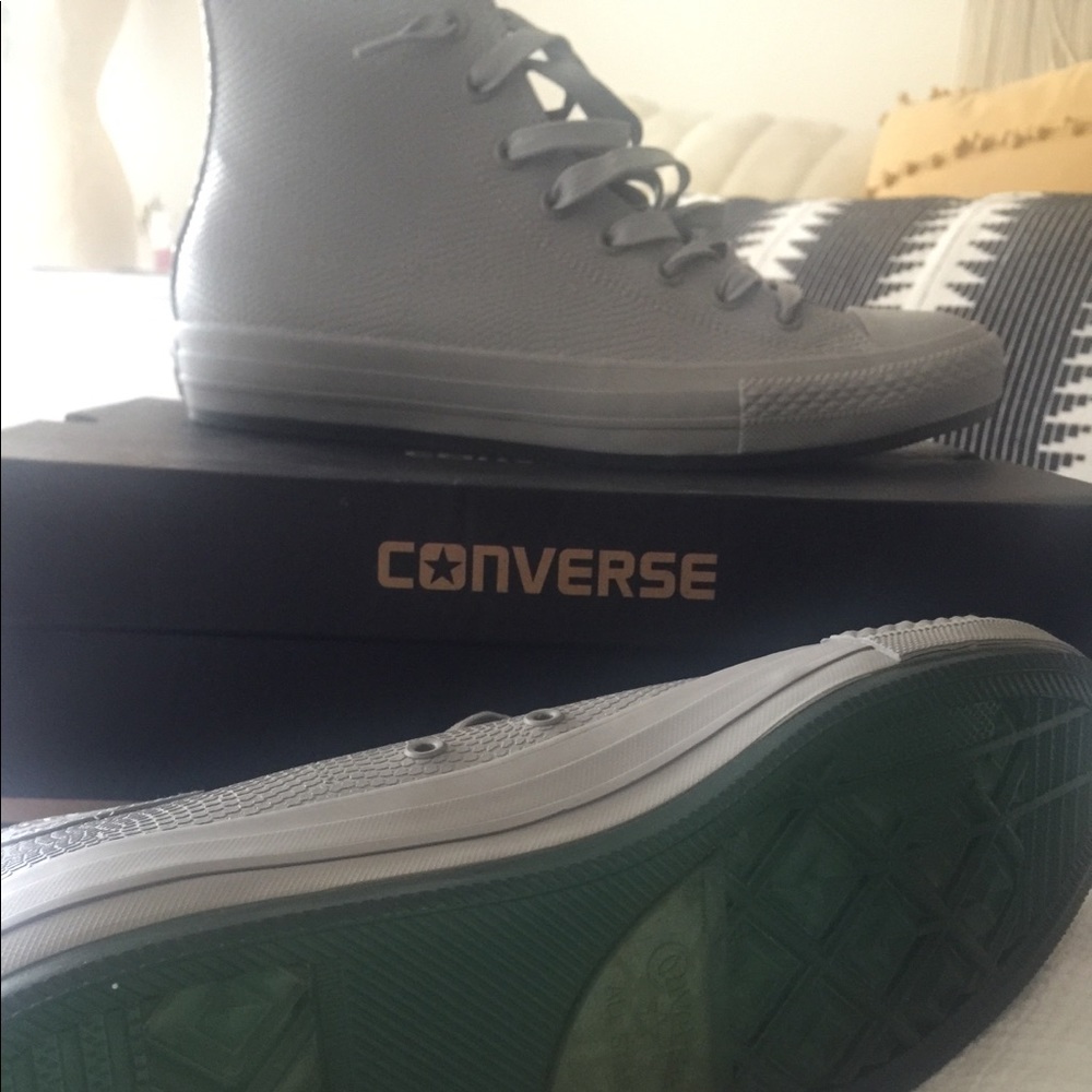 Beautiful Brand New Converse Boots Textured Grey
